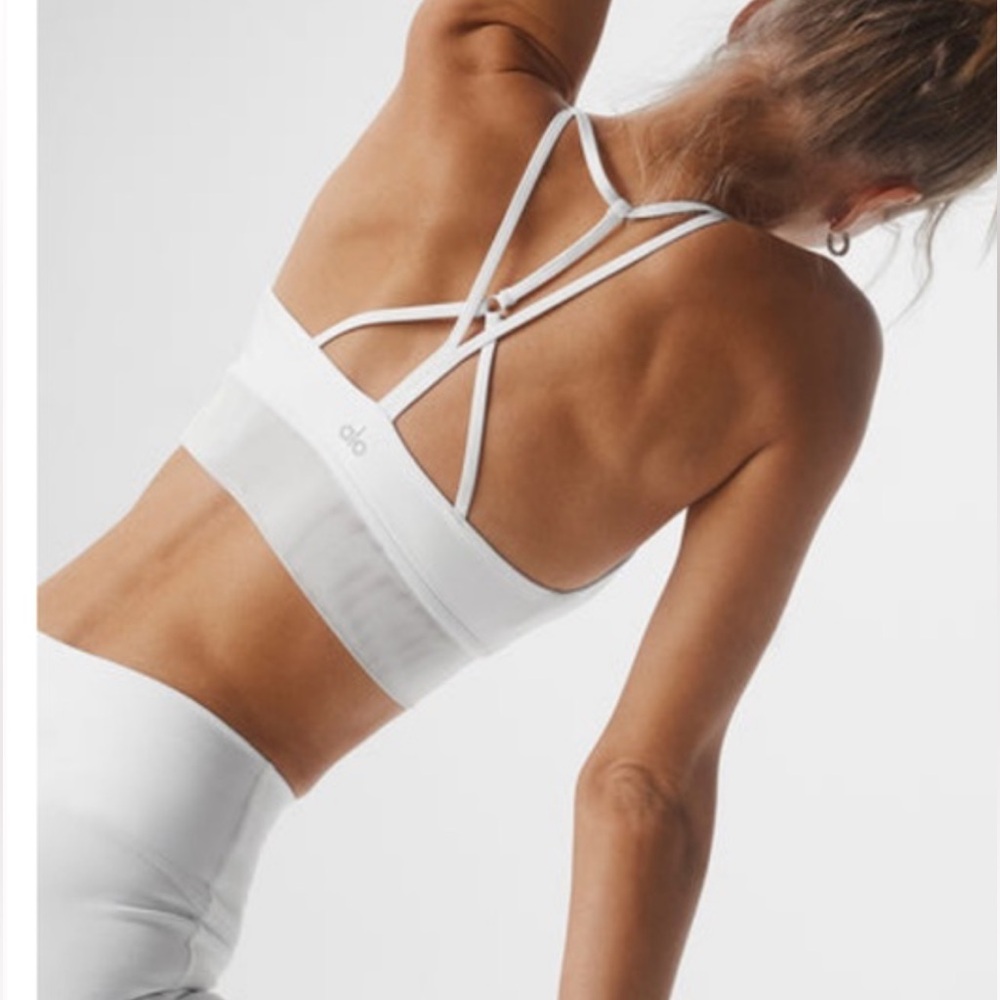 Alo Yoga Lavish Bra 🤍